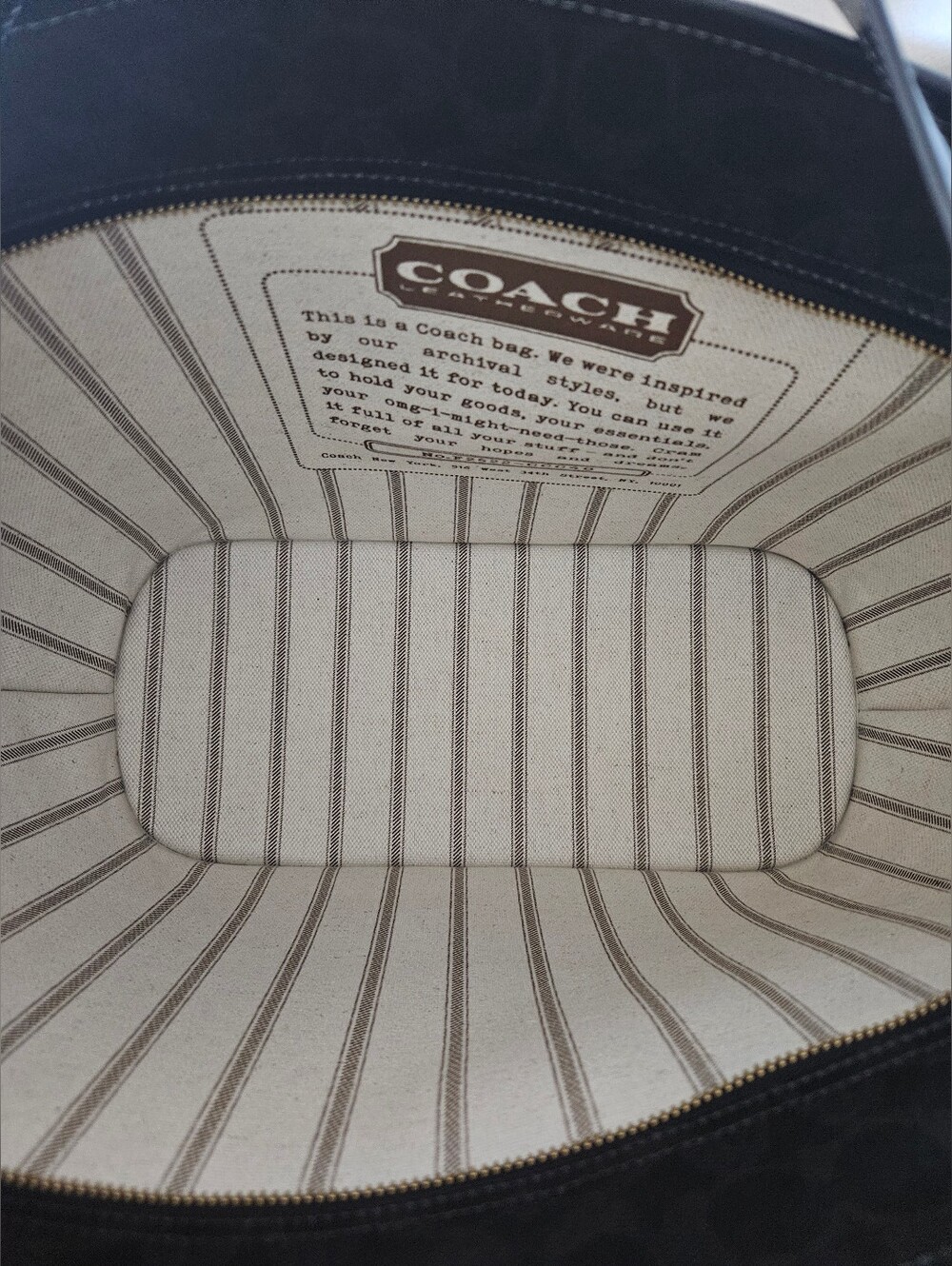 Coach Black Signature Canvas Leather Taxi Tote with Wristlet NWOT - Picture 11 of 15